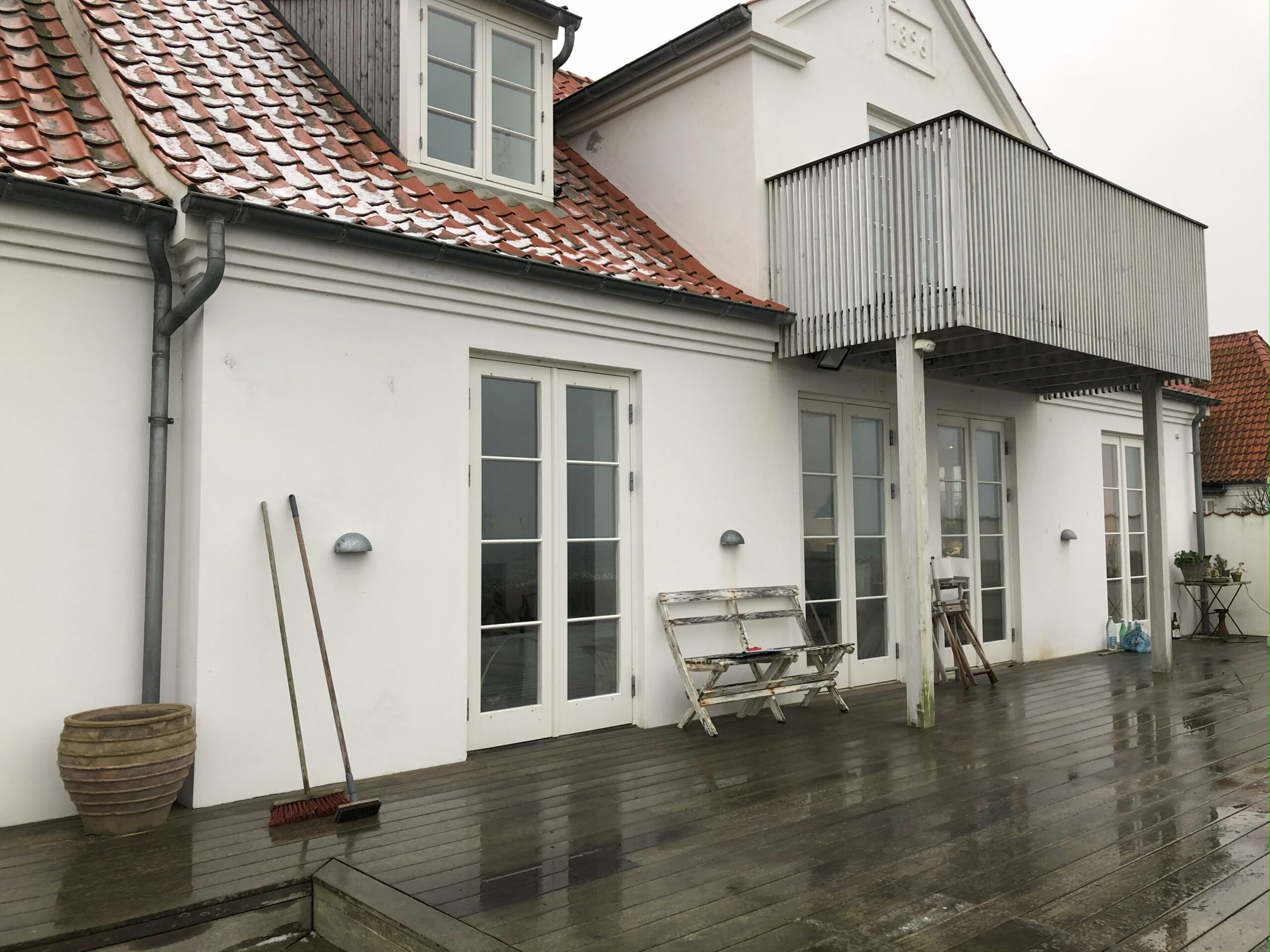Byggerådgivning tilstandsvurdering villa før renovering af tag og terrasse